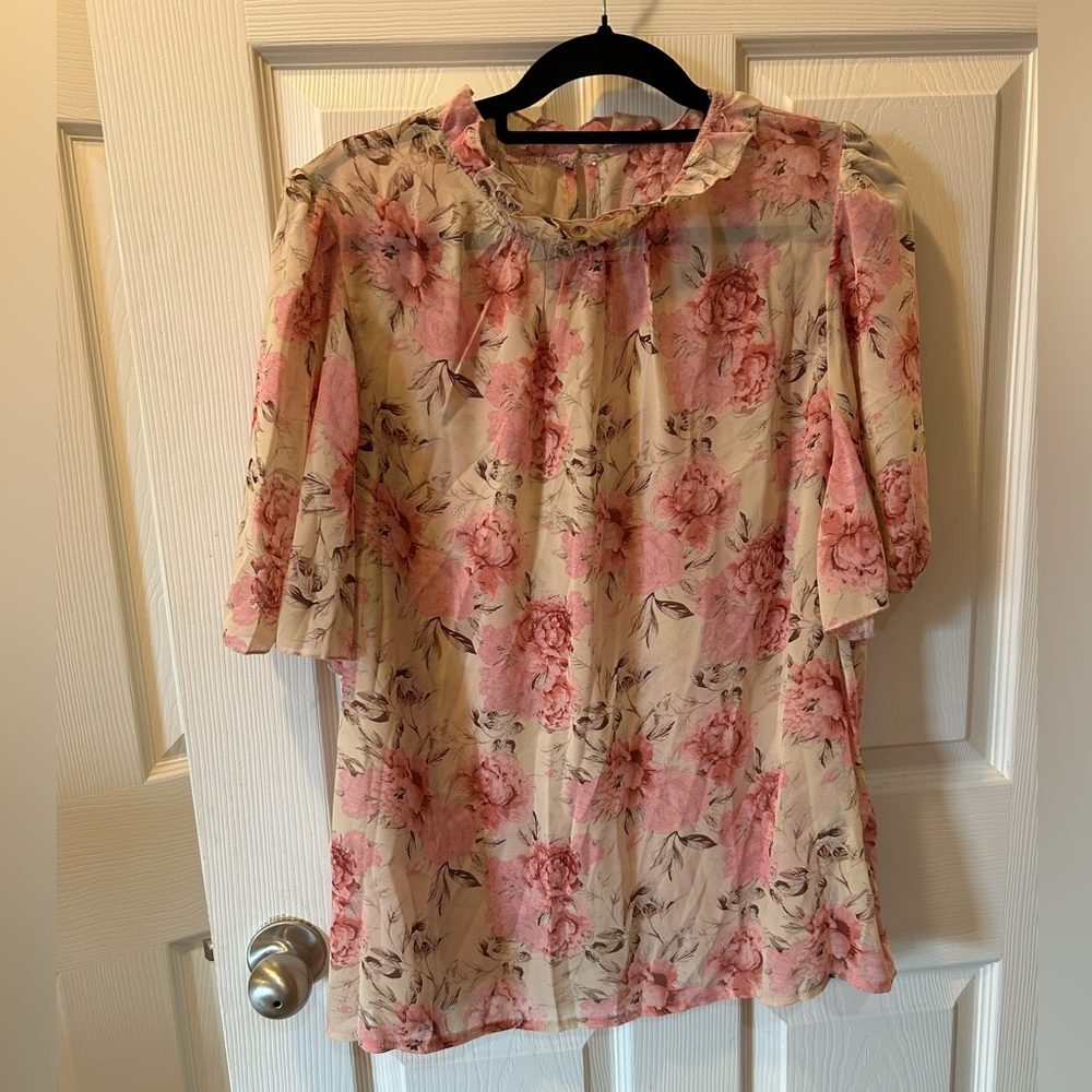 SHEIN Curve 3X Sheer Pink and Cream Floral Blouse 2/Butterfly Sleeves NWOT - Picture 1 of 6